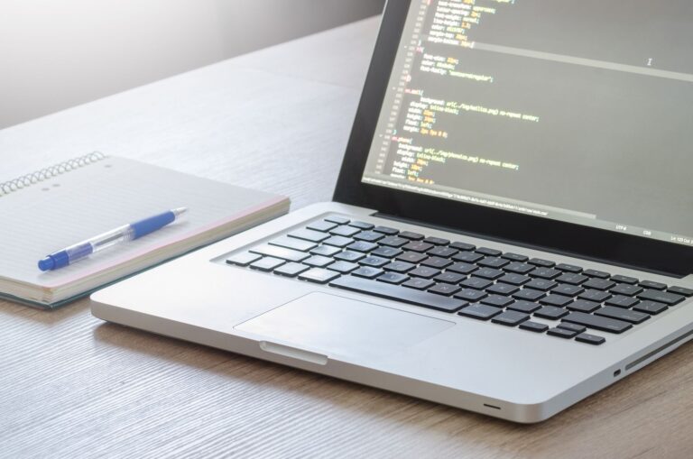 Quels sont les éléments essentiels pour rendre un site WordPress efficace ?