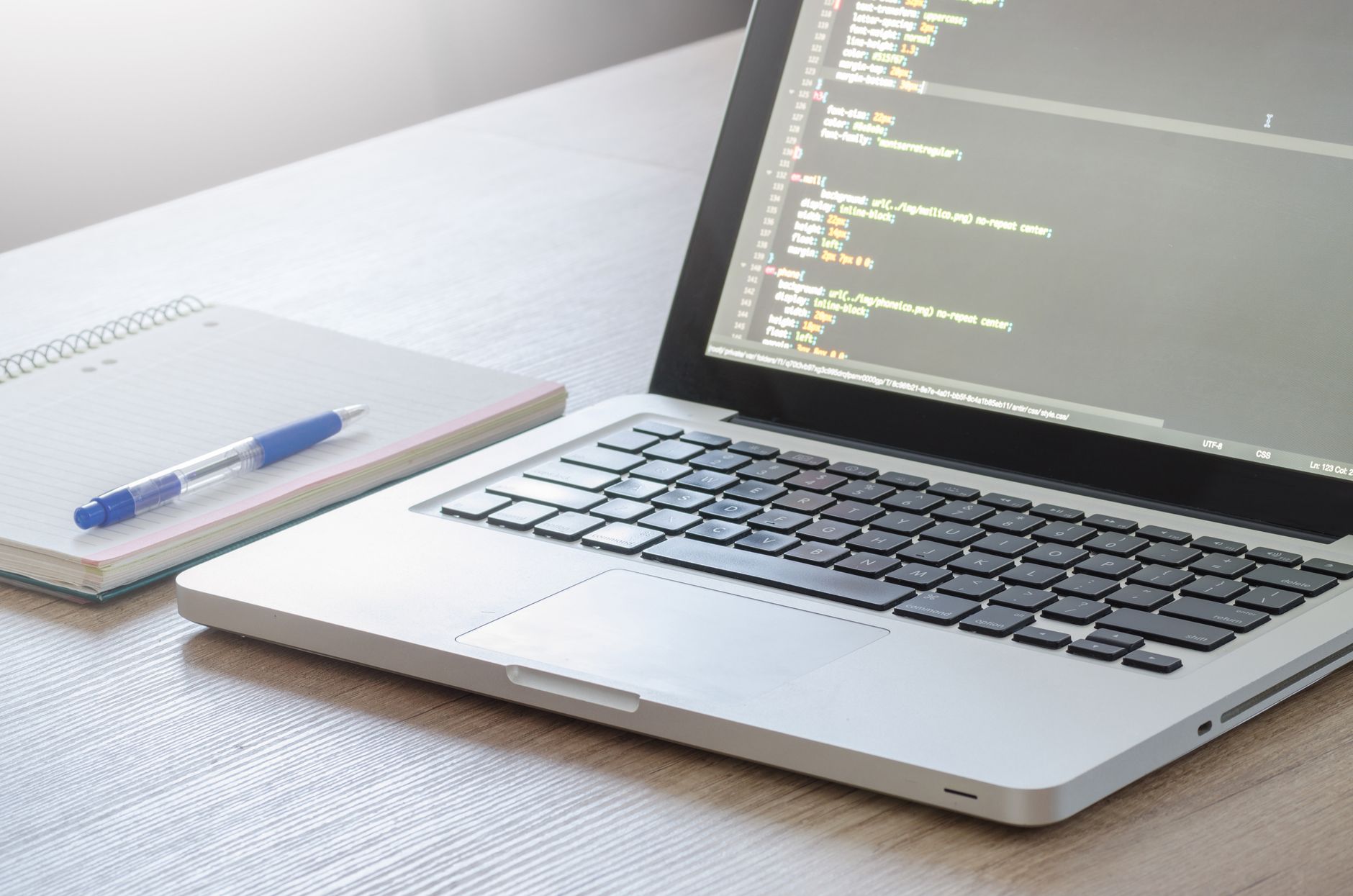 Quels sont les éléments essentiels pour rendre un site WordPress efficace ?