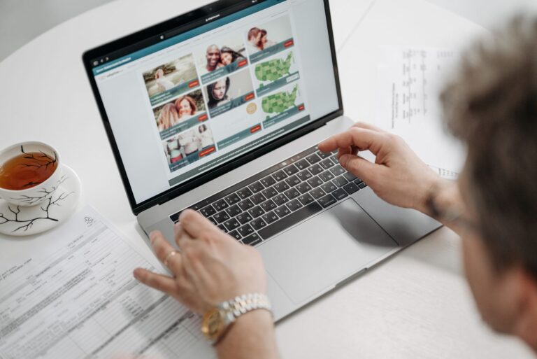 La diversité culturelle enrichit-elle réellement l&rsquo;expérience en ligne ?