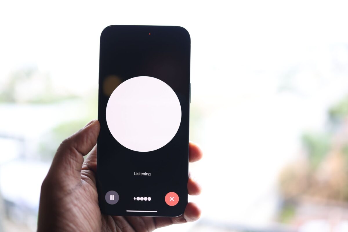 Sur mobile, les apps d’info perdent bien moins de visites que les sites